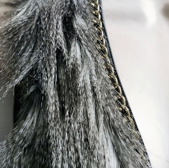 bebe Faux Fur Vest size M - Picture 13 of 14